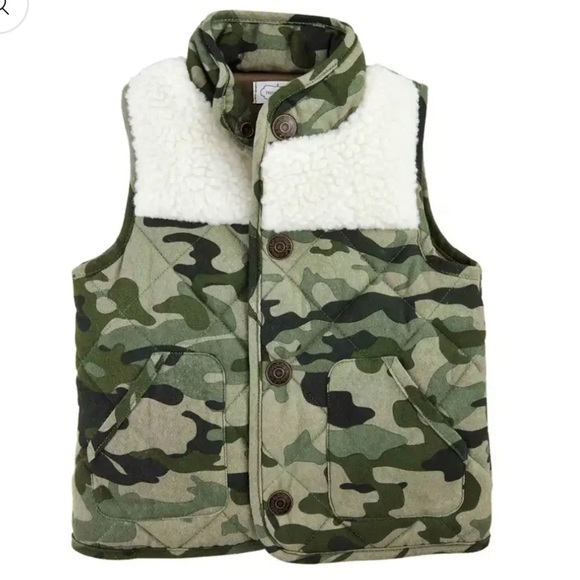 NWOT Boys Mud Pie Camo Sherpa Vest. Size: 4-5T - Picture 1 of 4